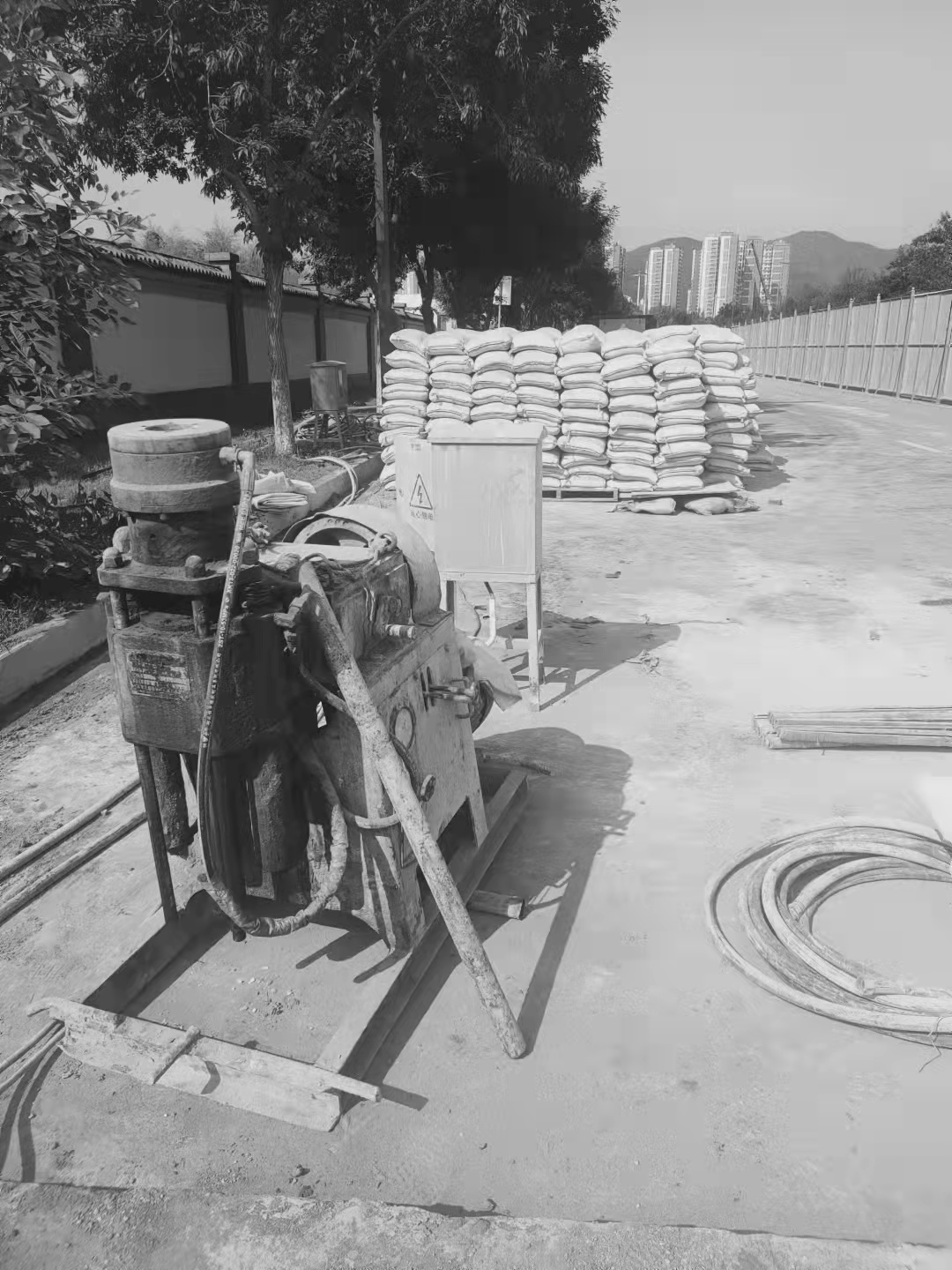 公安场区重载车疑难路基处理方案